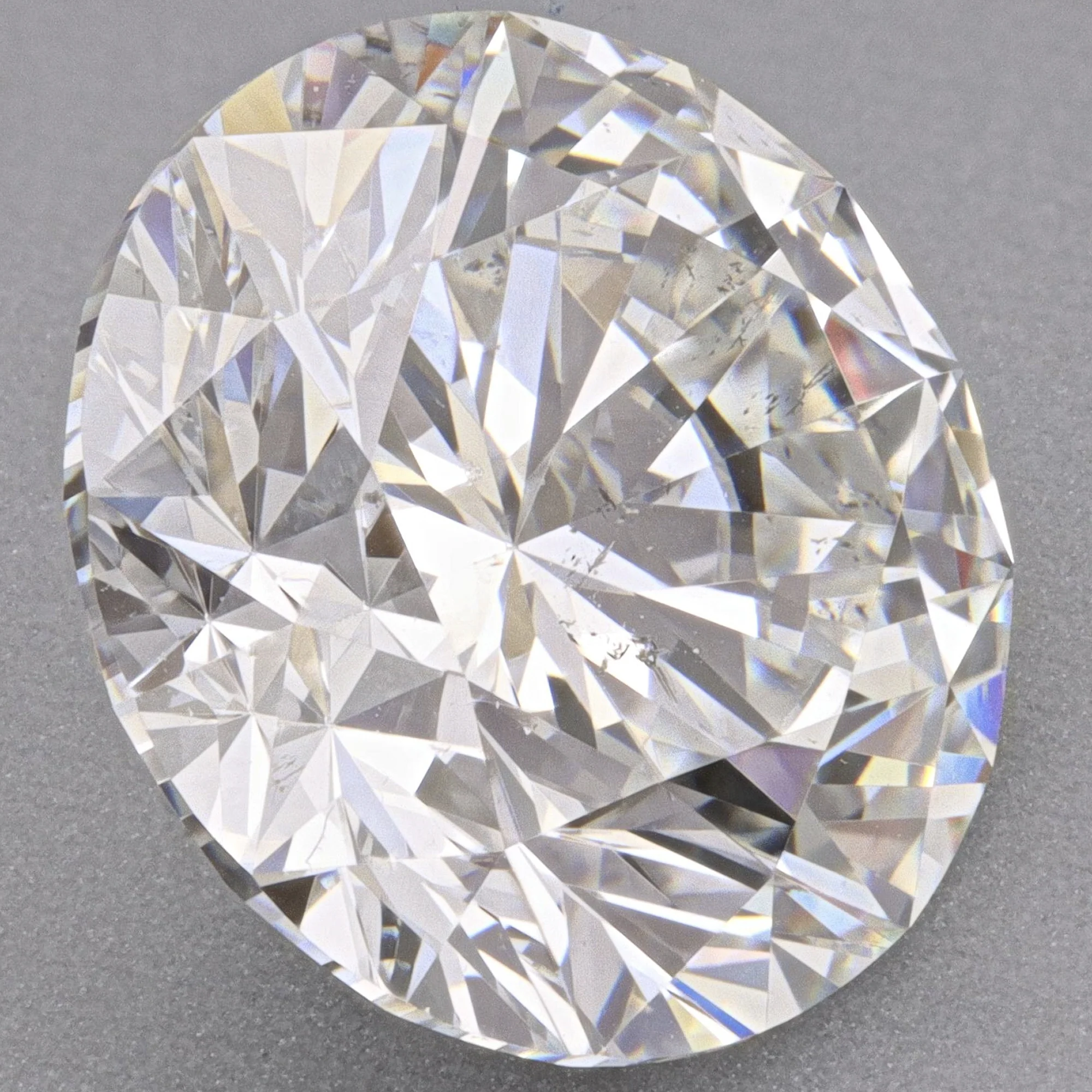 0.71 Carat D Color SI1 Clarity IGI Certified Natural Round Brilliant Cut Diamond - Image 3