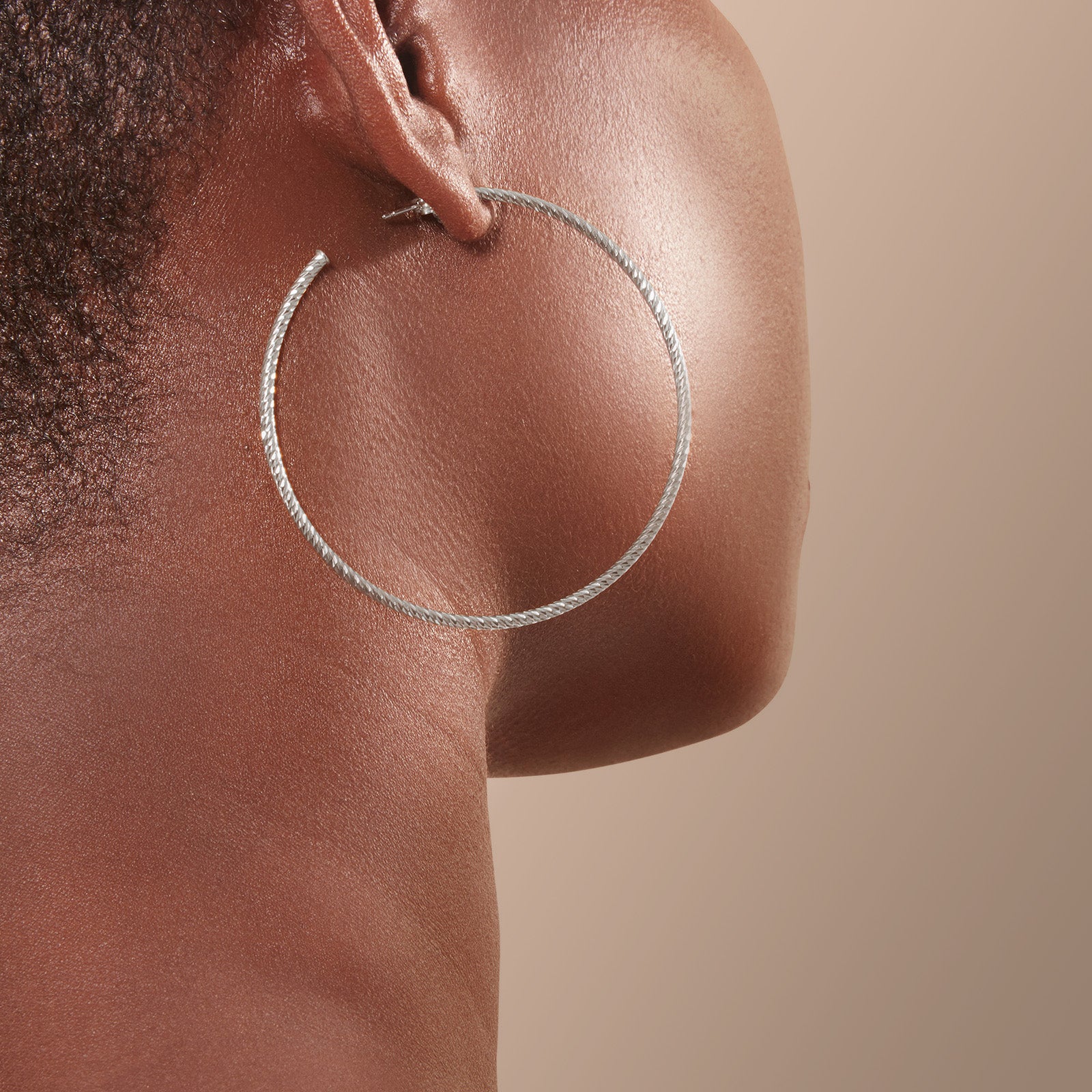 925 Sterling Silver 2.5-Inch Diamond Cut Hoop Earrings - Image 4