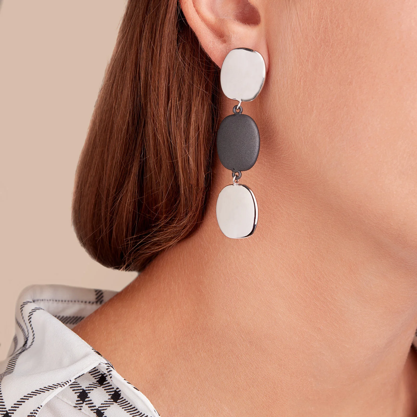 925 Sterling Silver and Rubber Flat Pebble Drop Earrings - Image 3