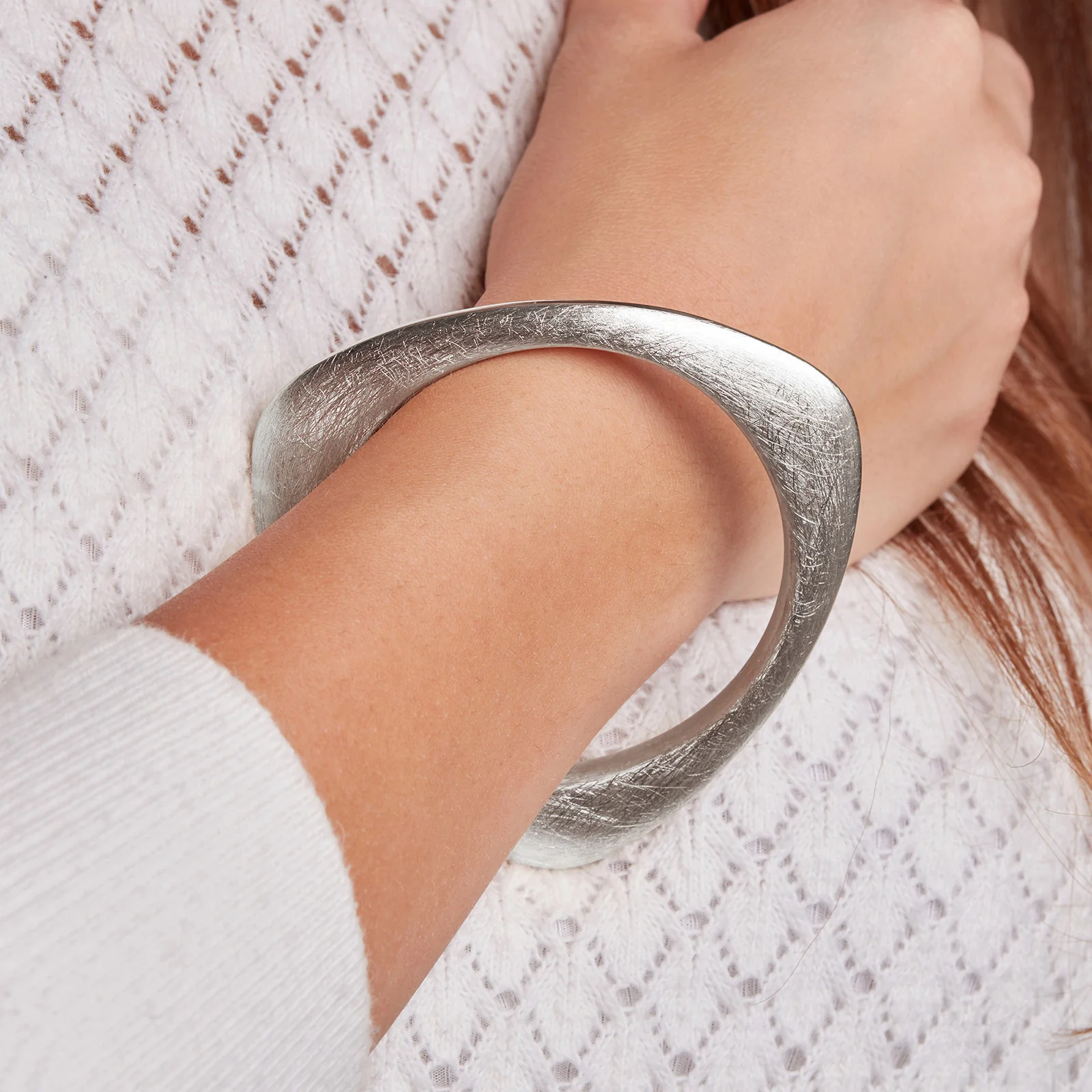 925 Sterling Silver Wire Brushed Triangular Bangle Bracelet - Image 4
