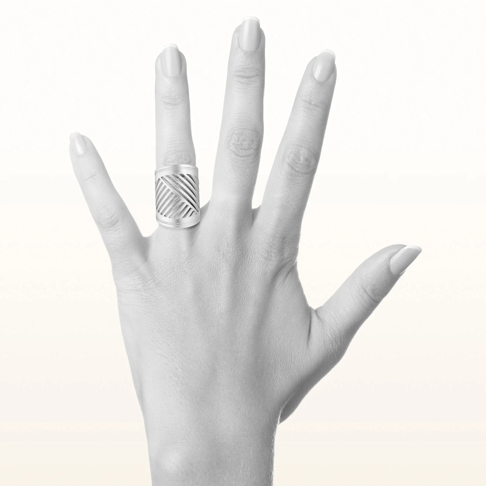 Wide Diagonal Line Ring in 925 Sterling Silver - Image 4